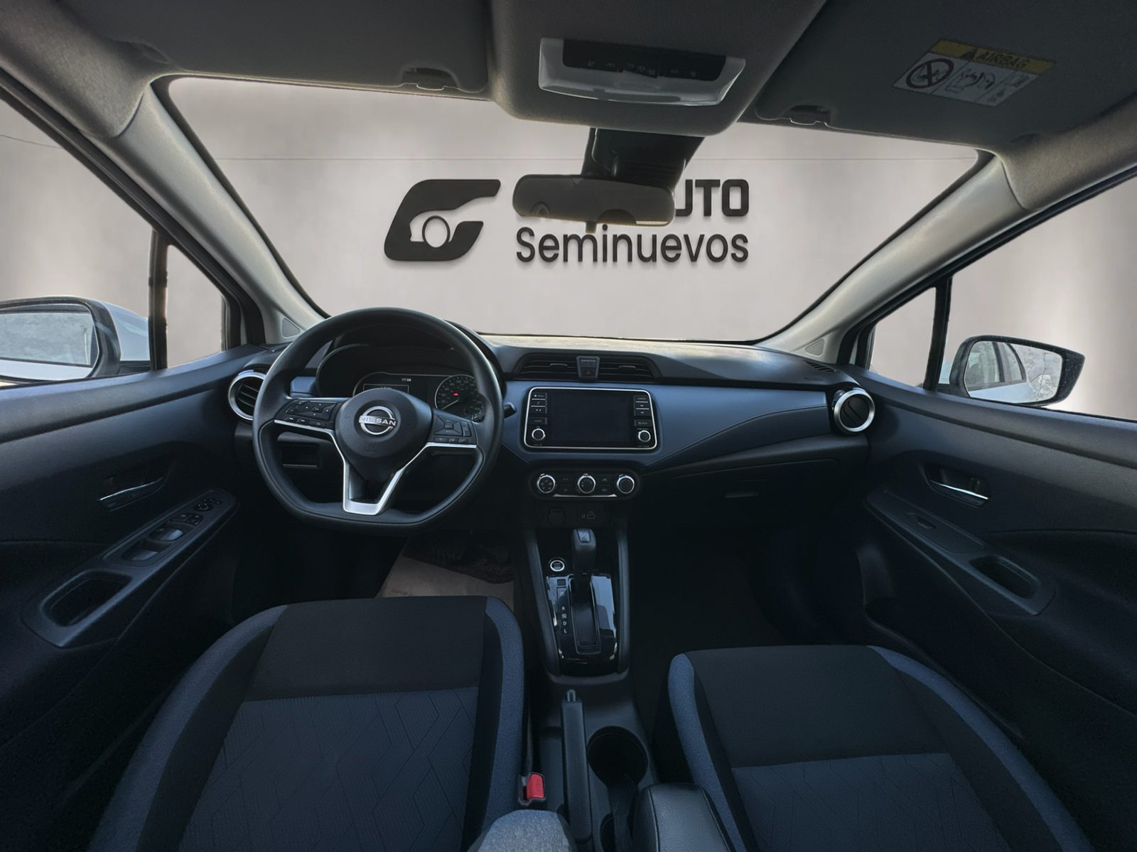 Nissan Versa 1.6 Advance AT 2025