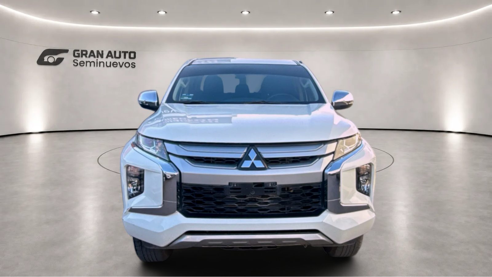 Mitsubishi L200 GLX Cabina Doble 4x2 MT 2023