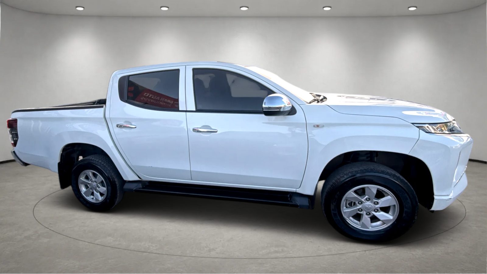 Mitsubishi L200 GLX Cabina Doble 4x2 MT 2023