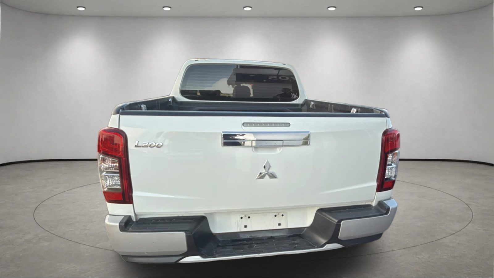Mitsubishi L200 GLX Cabina Doble 4x2 MT 2023