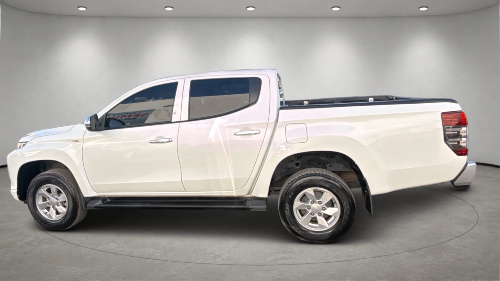 Mitsubishi L200 GLX Cabina Doble 4x2 MT 2023