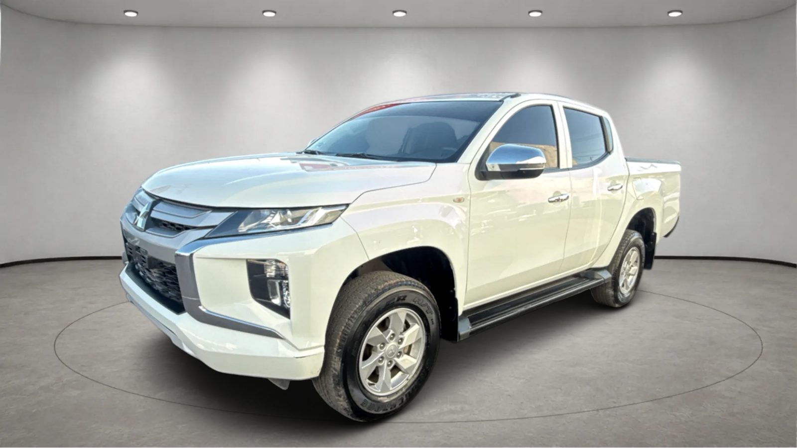 Mitsubishi L200 GLX Cabina Doble 4x2 MT 2023