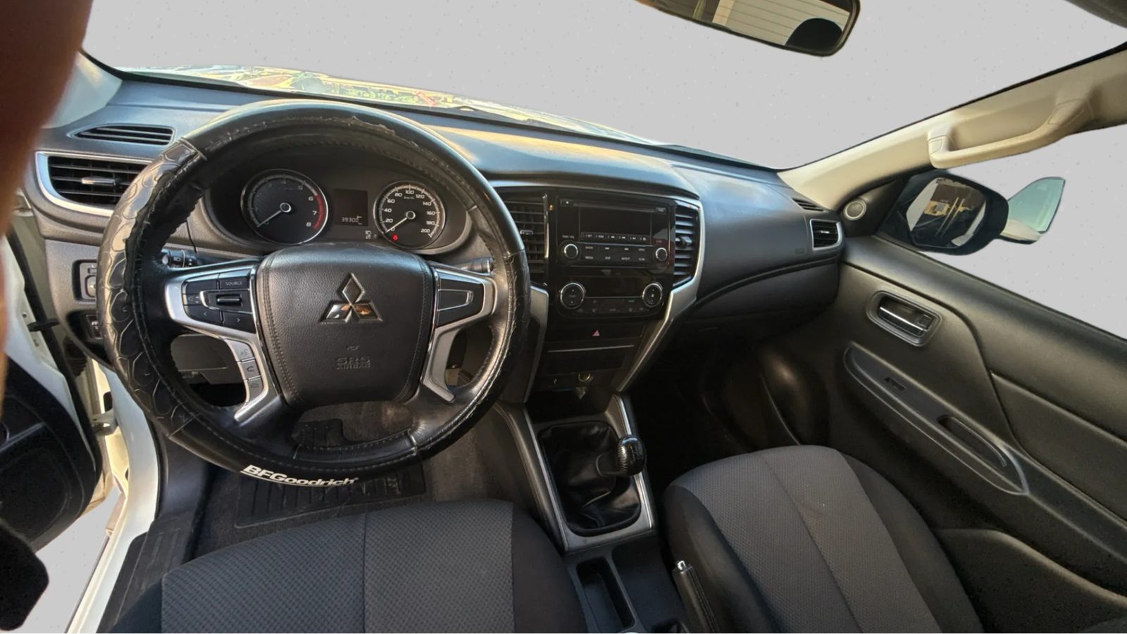 Mitsubishi L200 GLX Cabina Doble 4x2 MT 2023